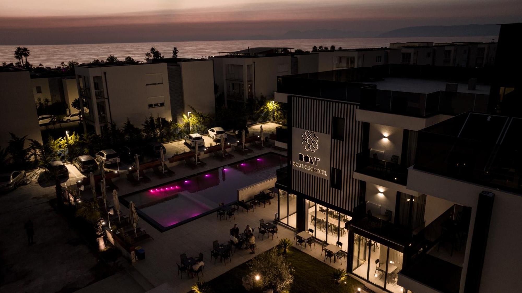 Bolt Boutique Hotel Lezhë エクステリア 写真