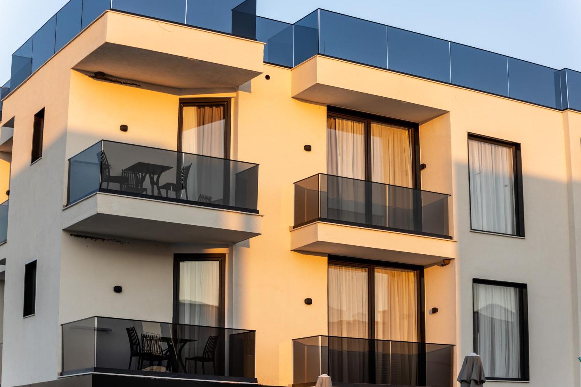 Bolt Boutique Hotel Lezhë エクステリア 写真