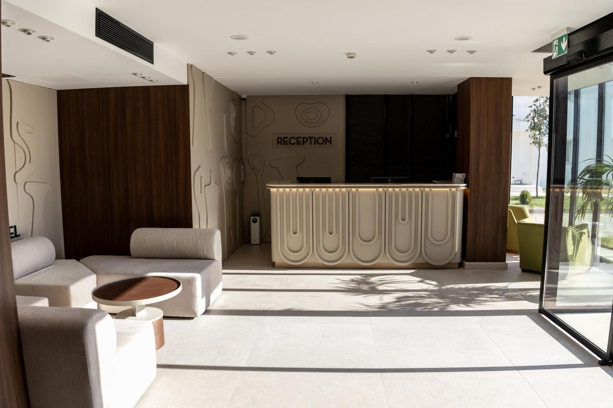 Bolt Boutique Hotel Lezhë エクステリア 写真