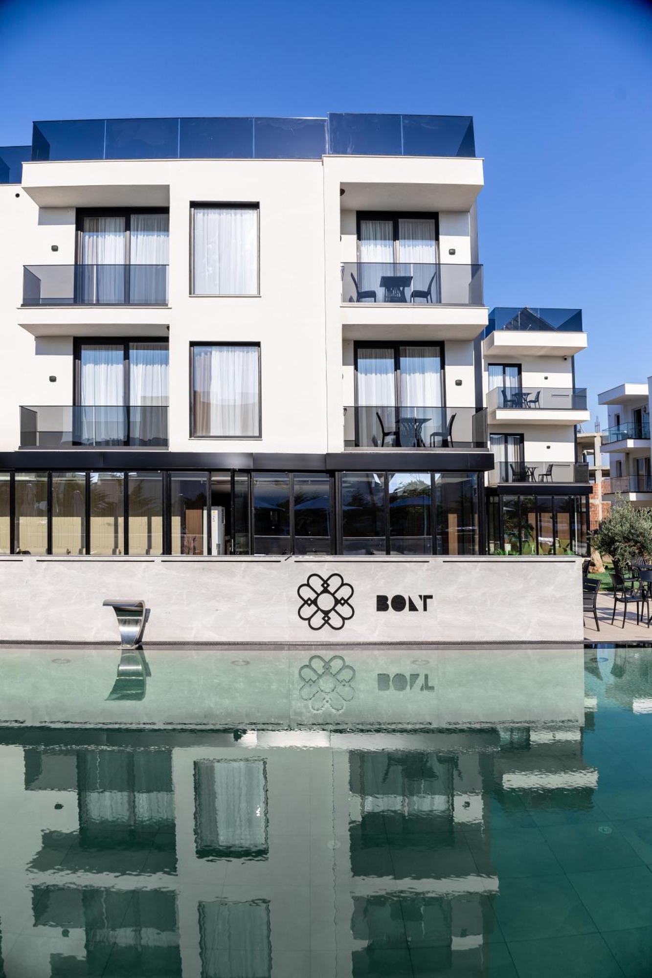 Bolt Boutique Hotel Lezhë エクステリア 写真