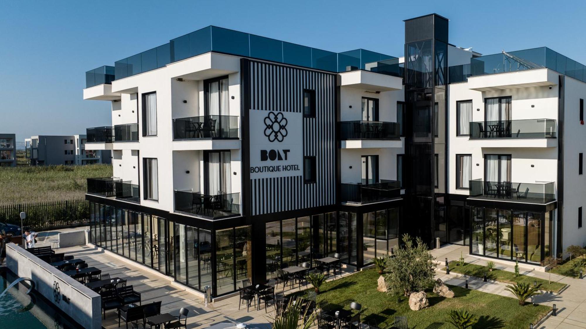 Bolt Boutique Hotel Lezhë エクステリア 写真