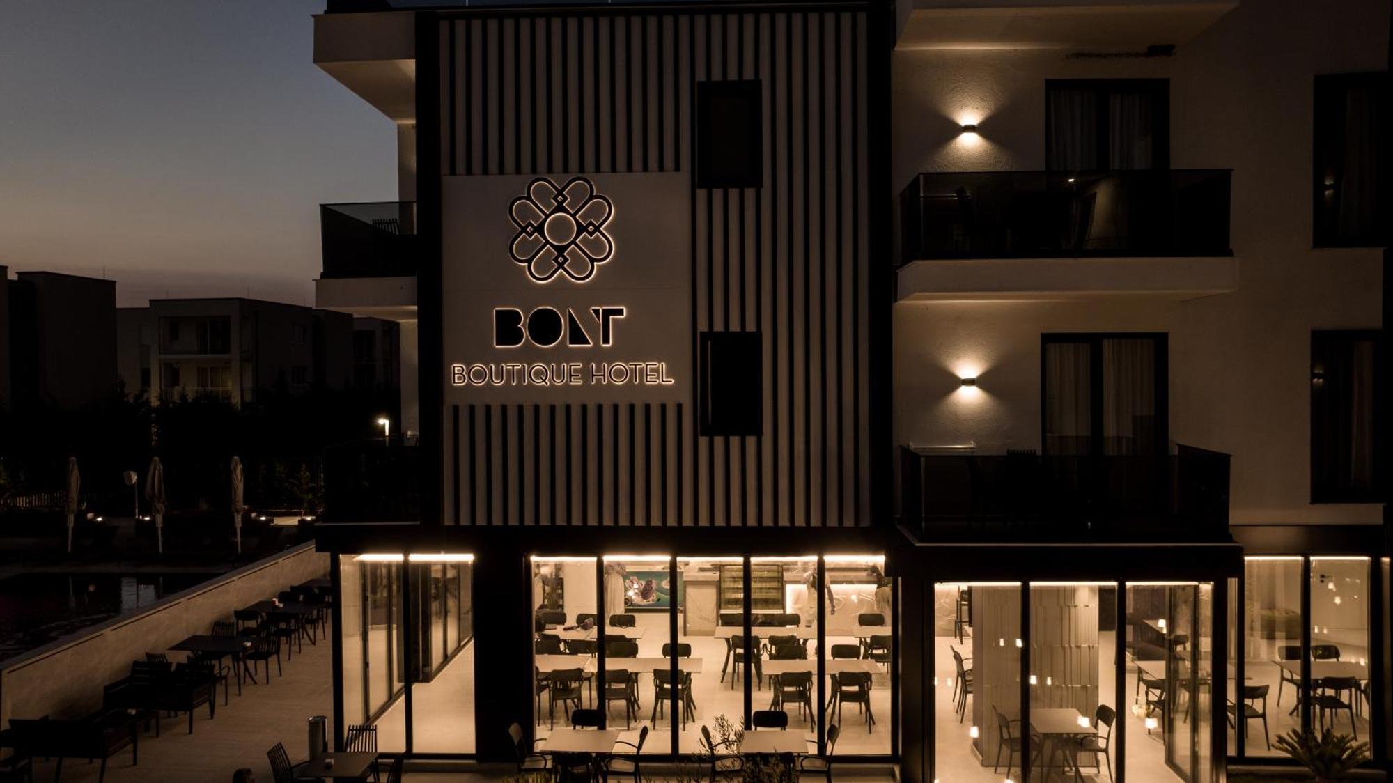 Bolt Boutique Hotel Lezhë エクステリア 写真