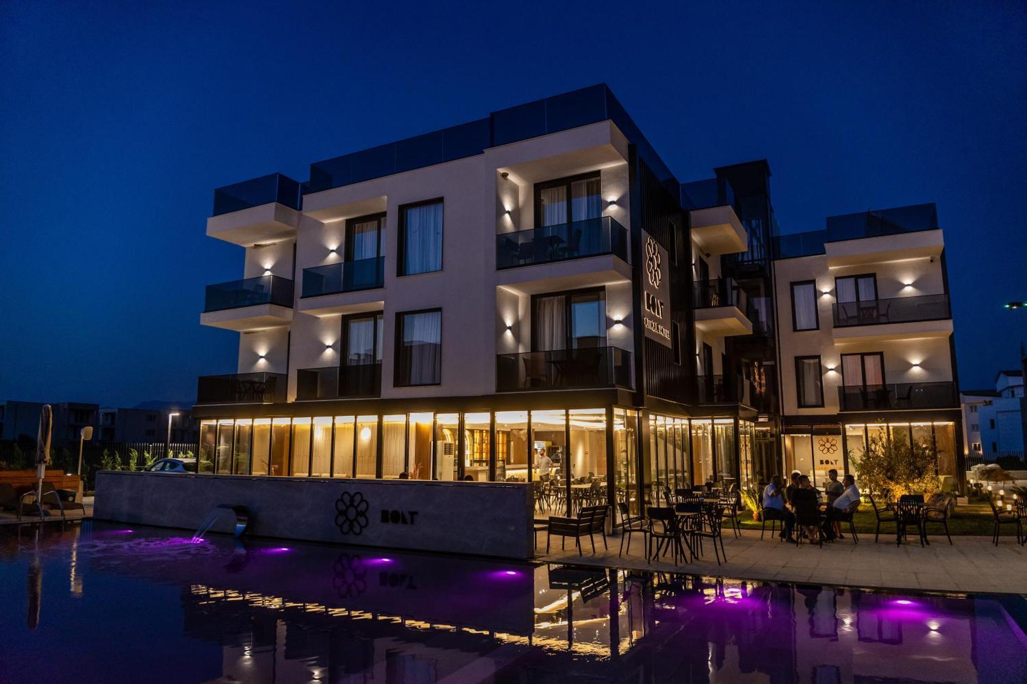 Bolt Boutique Hotel Lezhë エクステリア 写真