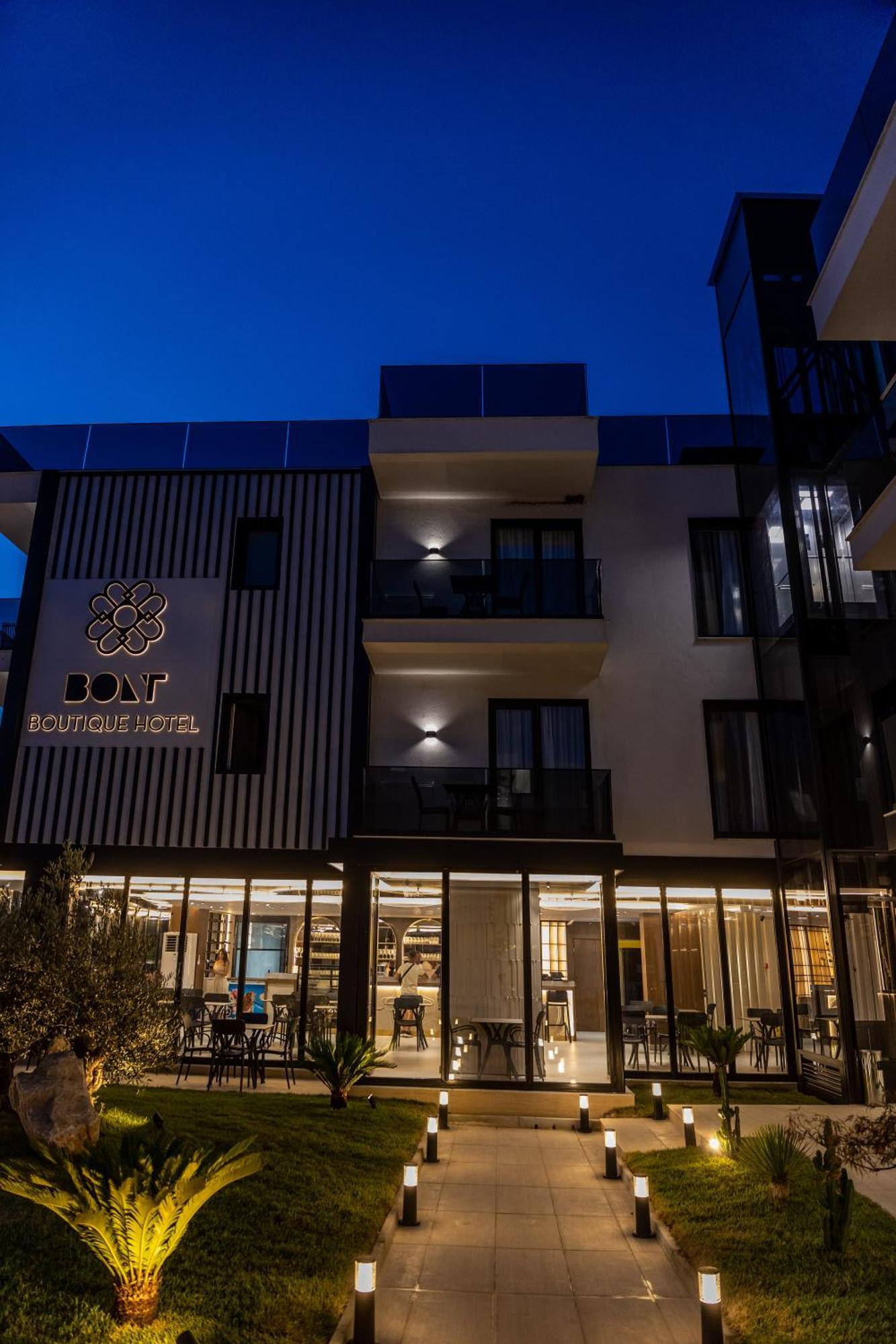 Bolt Boutique Hotel Lezhë エクステリア 写真