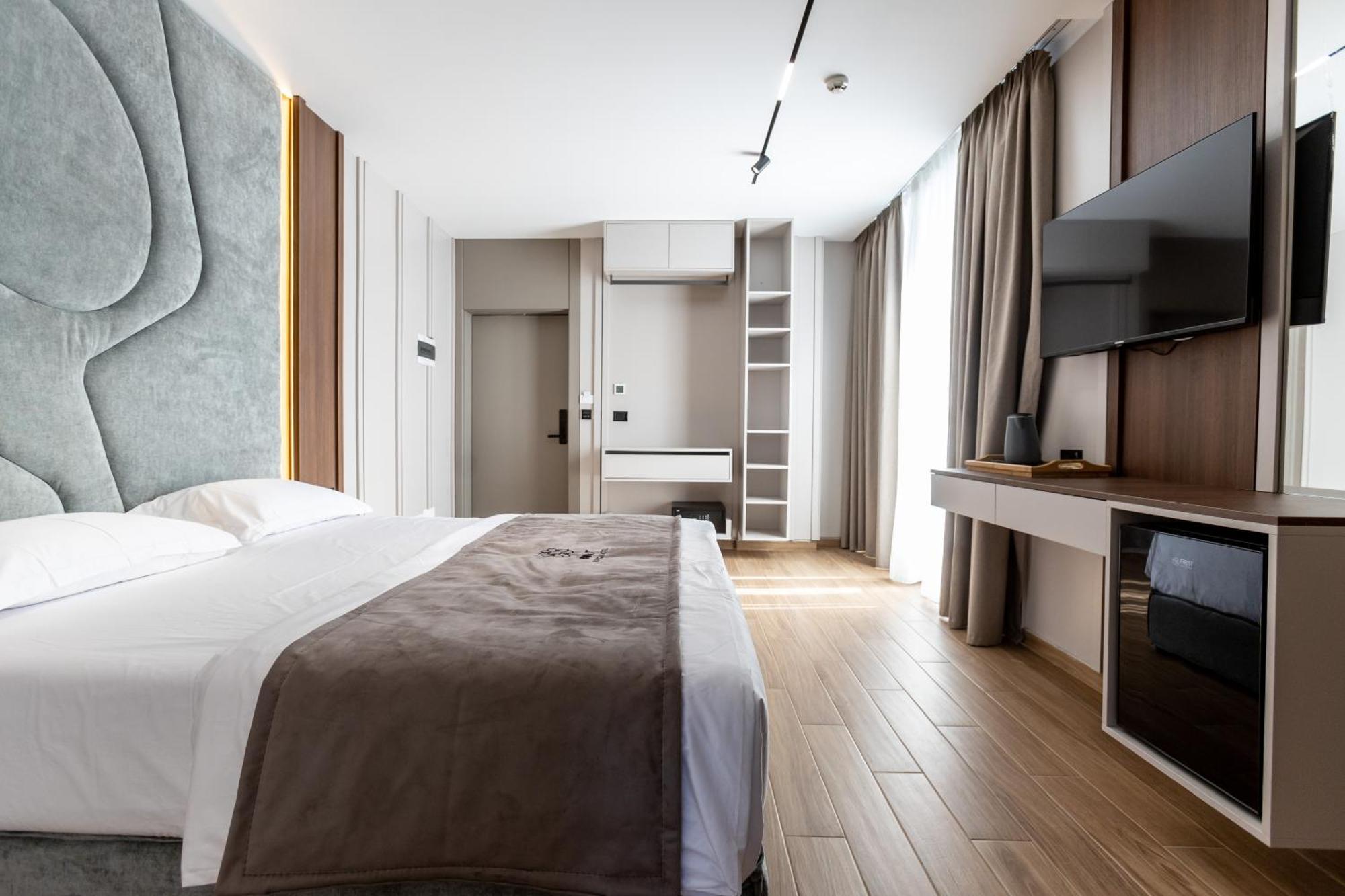 Bolt Boutique Hotel Lezhë エクステリア 写真