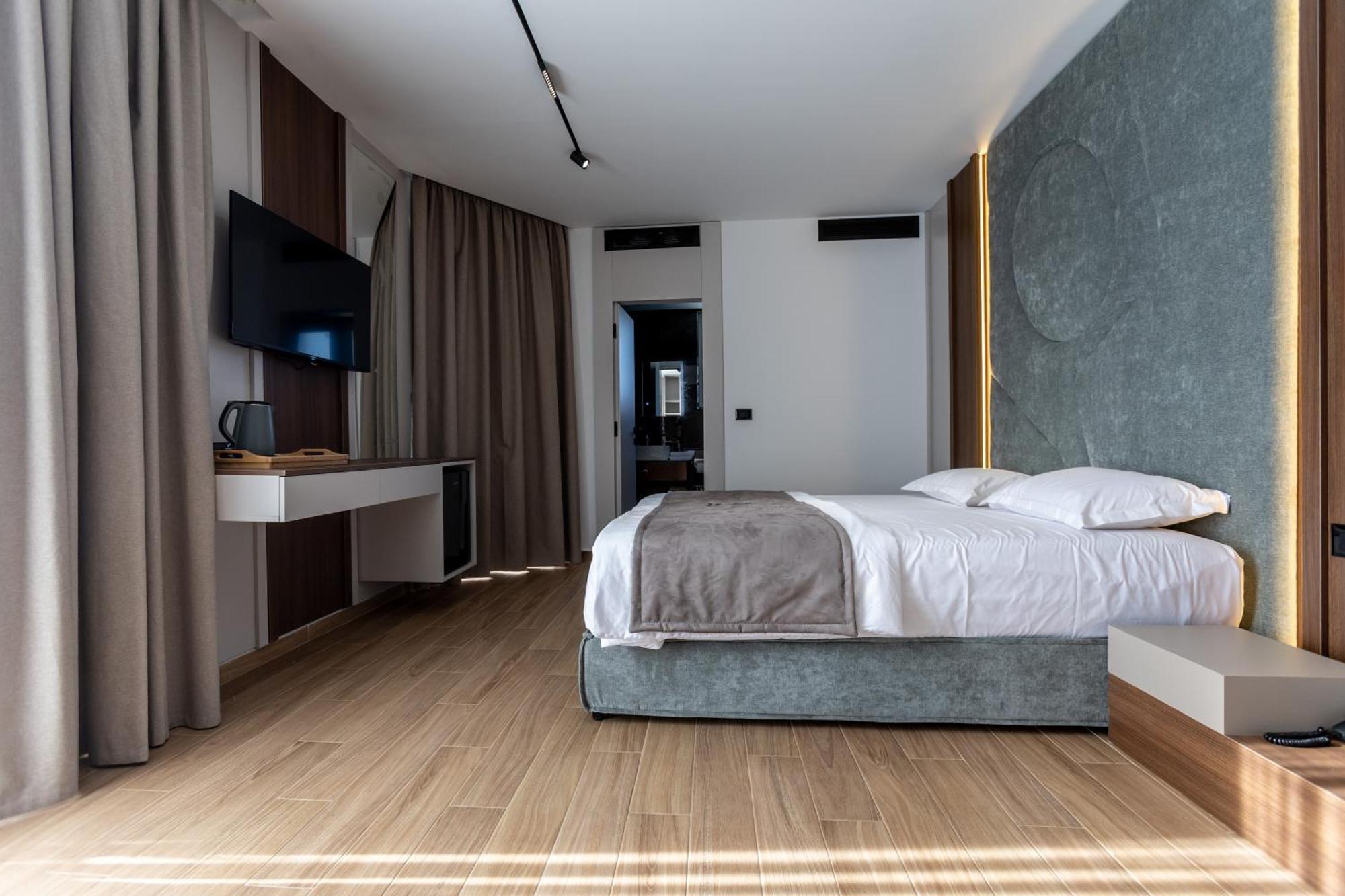 Bolt Boutique Hotel Lezhë エクステリア 写真