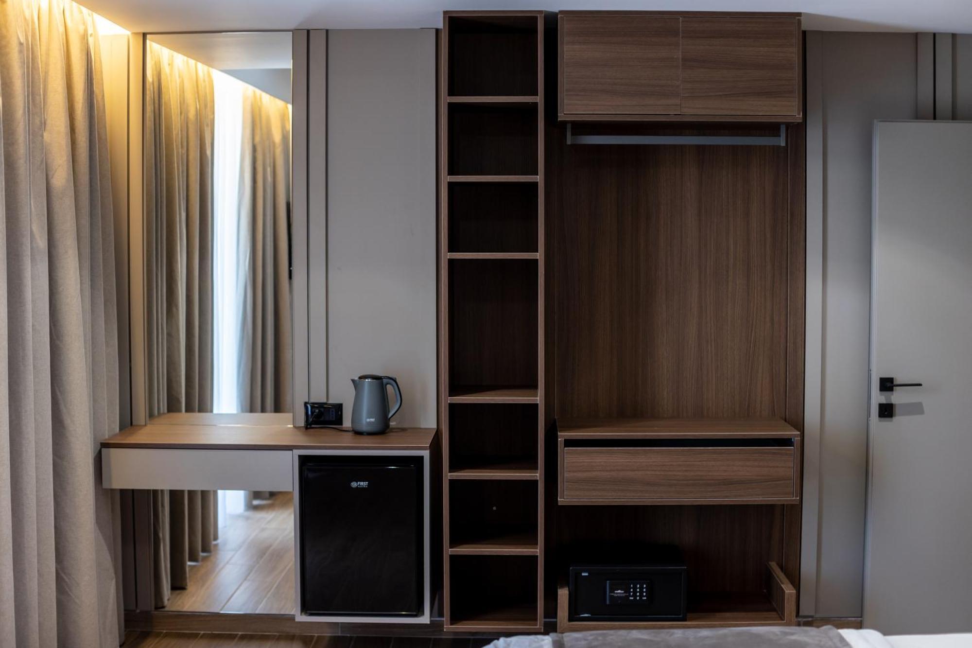 Bolt Boutique Hotel Lezhë エクステリア 写真