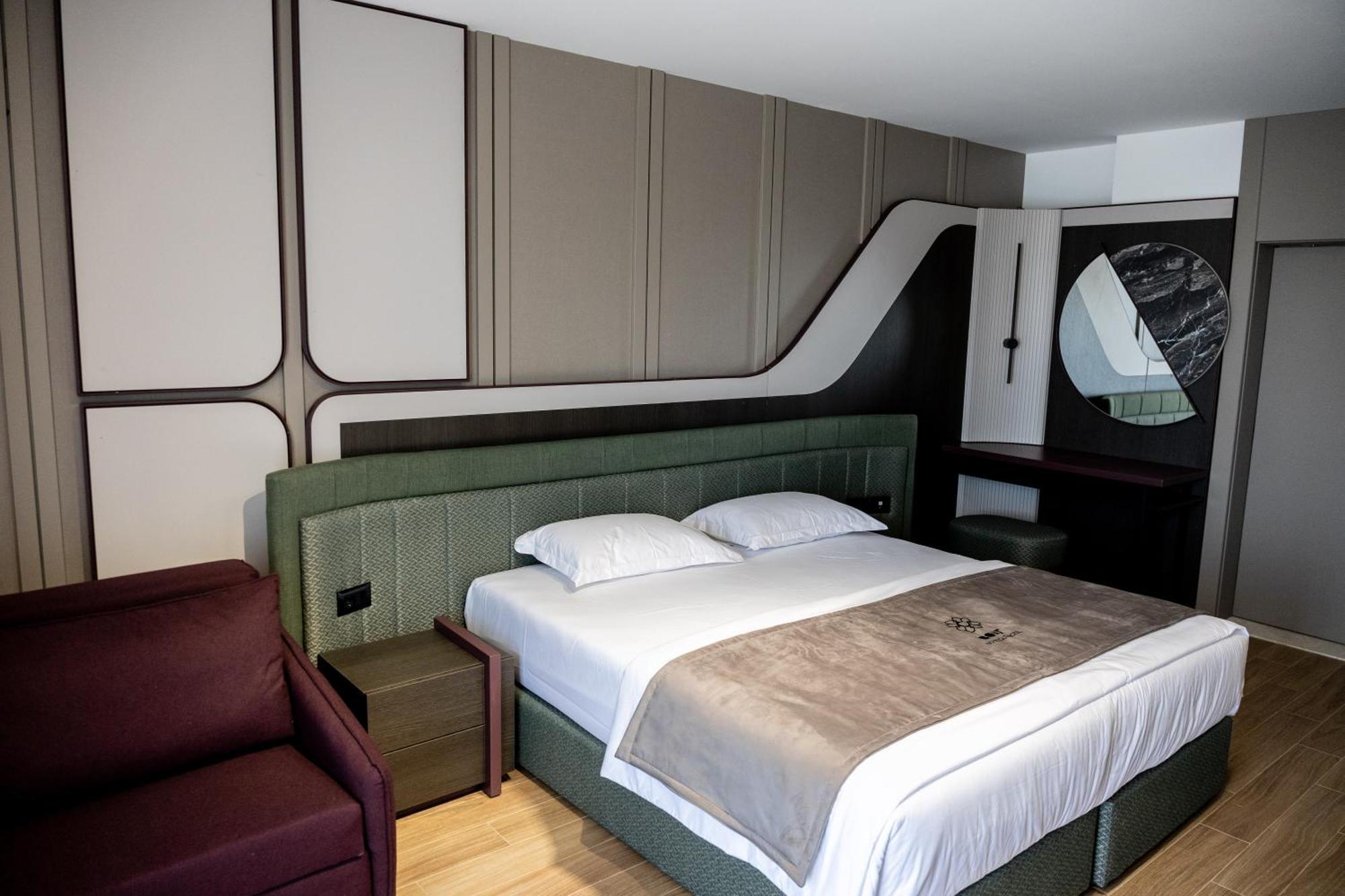 Bolt Boutique Hotel Lezhë エクステリア 写真