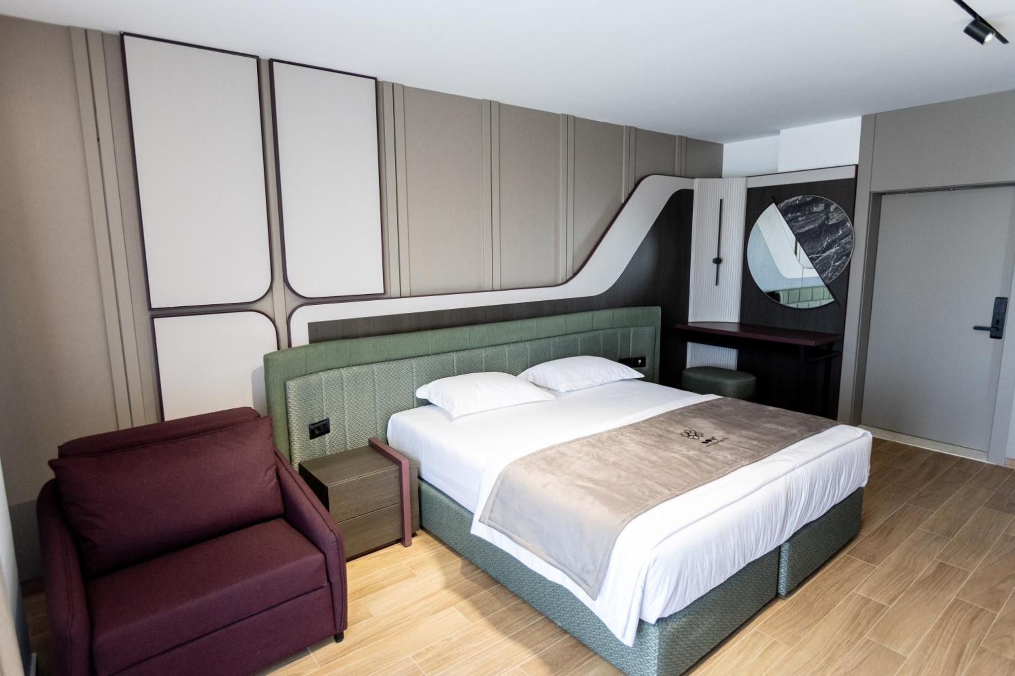 Bolt Boutique Hotel Lezhë エクステリア 写真