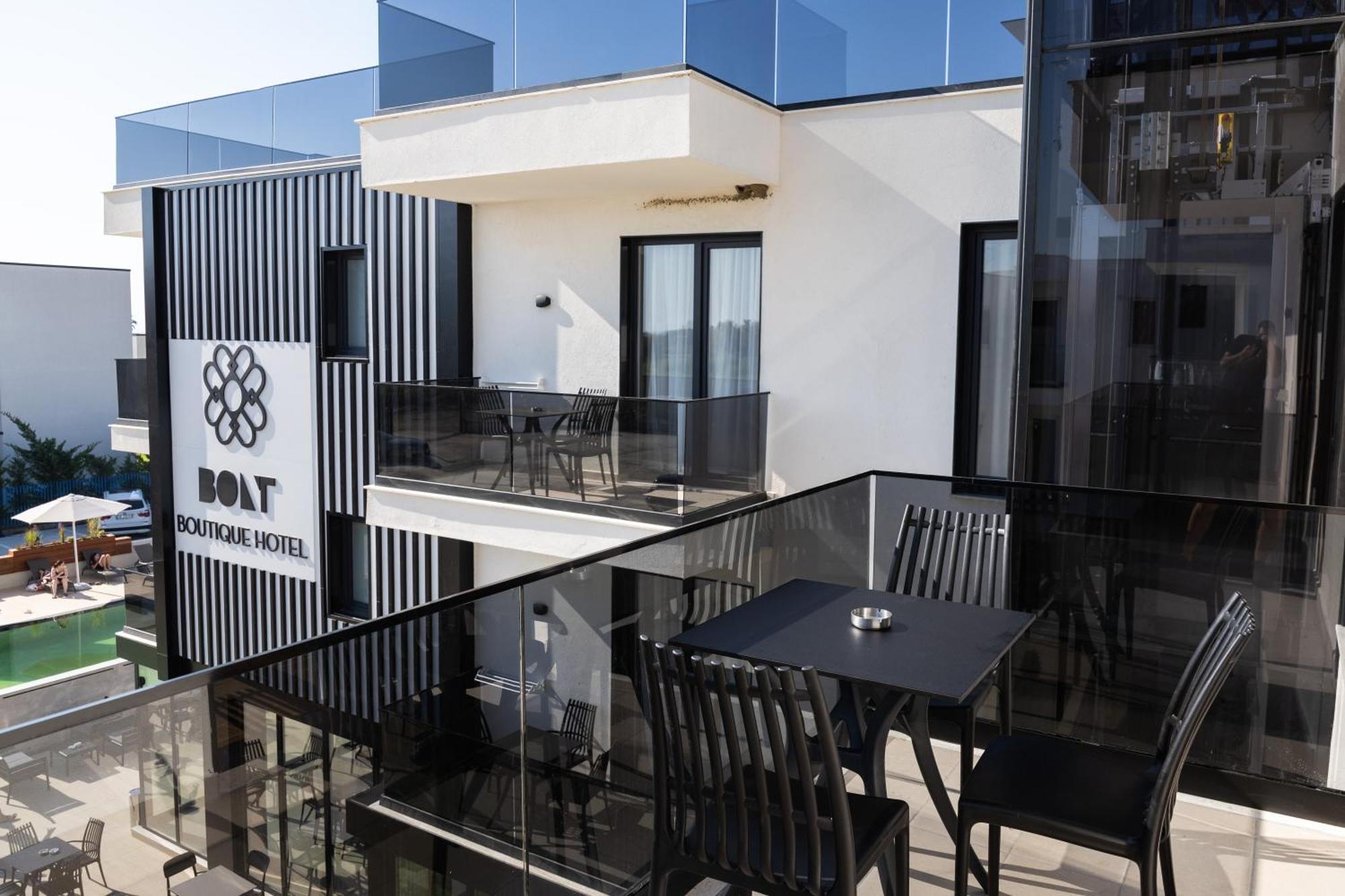 Bolt Boutique Hotel Lezhë エクステリア 写真