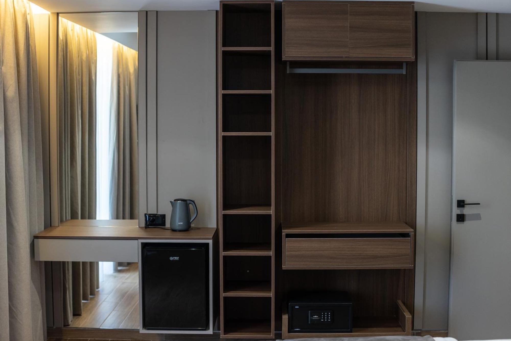 Bolt Boutique Hotel Lezhë エクステリア 写真