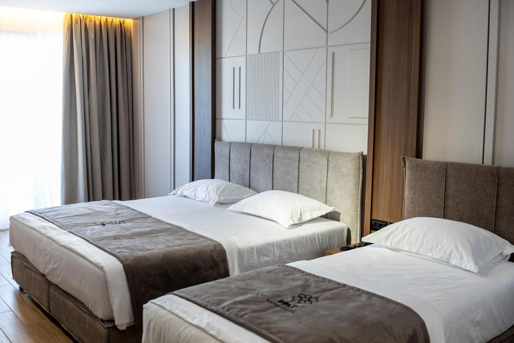 Bolt Boutique Hotel Lezhë エクステリア 写真