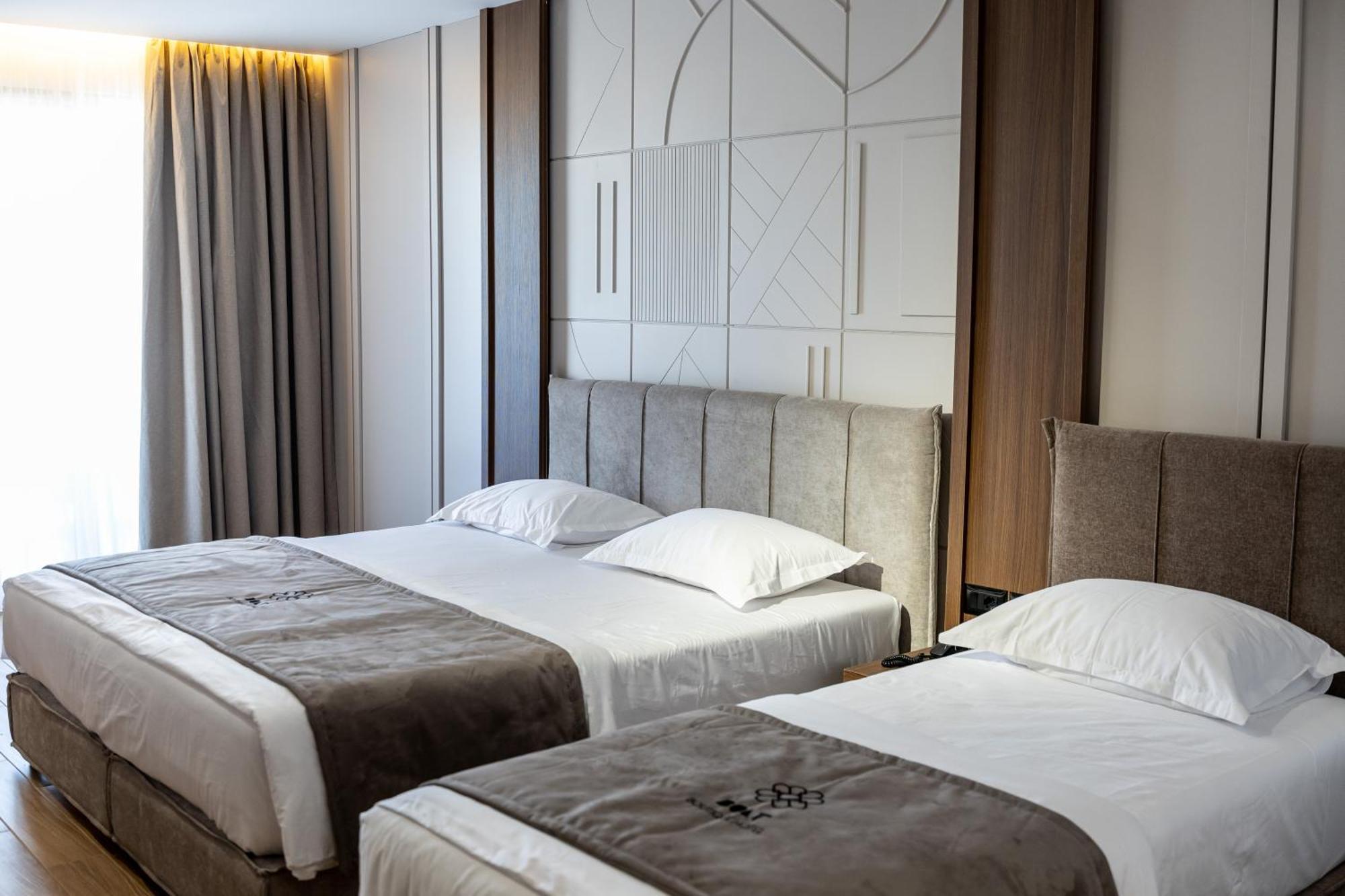 Bolt Boutique Hotel Lezhë エクステリア 写真