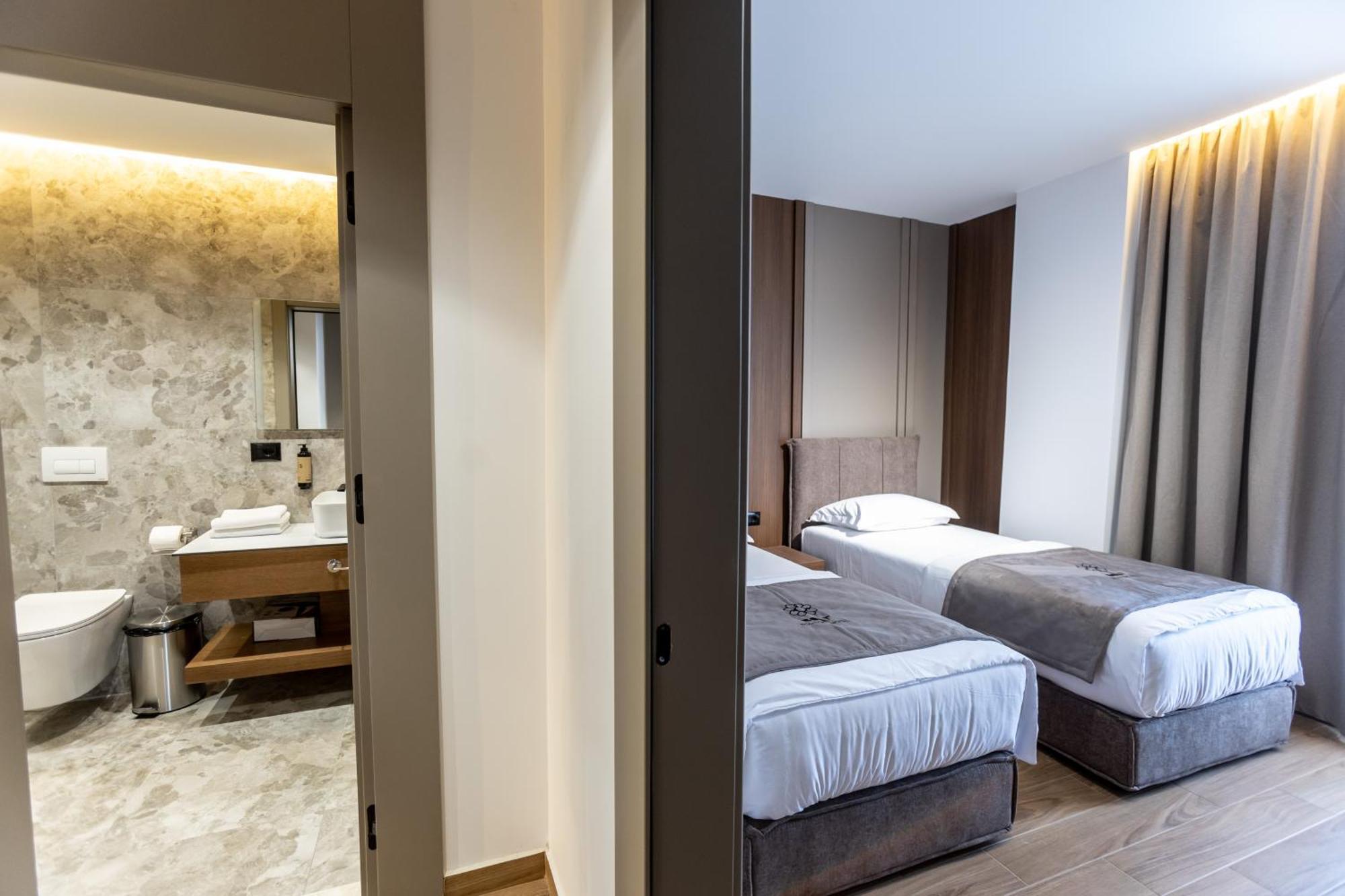 Bolt Boutique Hotel Lezhë エクステリア 写真