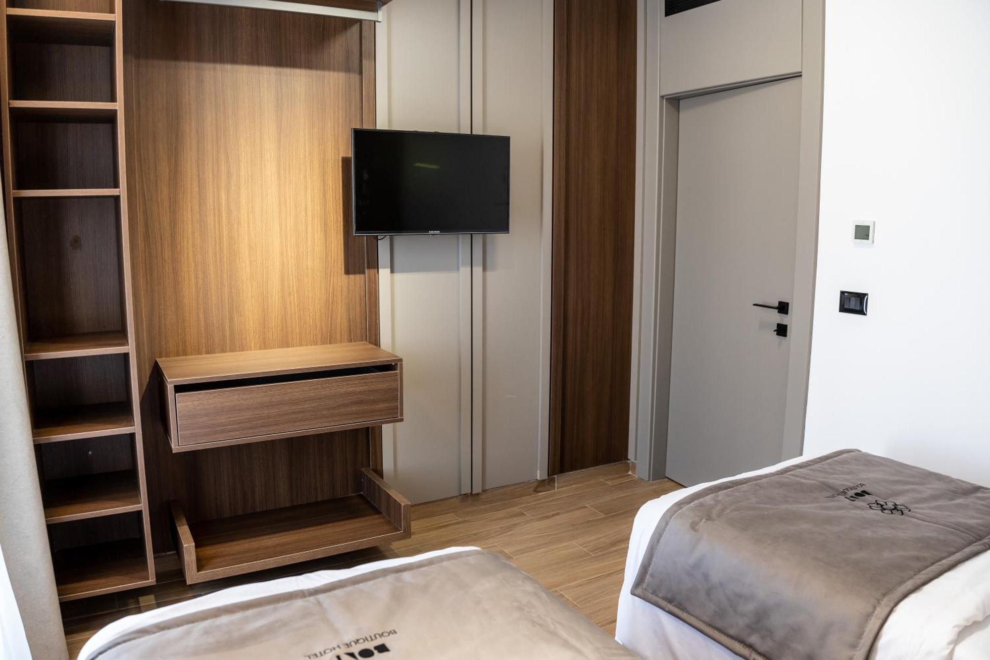 Bolt Boutique Hotel Lezhë エクステリア 写真